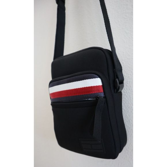 Tommy Hilfiger 69J8610 001 Unisex Sz Small Black Crossbody Camera Bag Purse - Picture 11 of 11